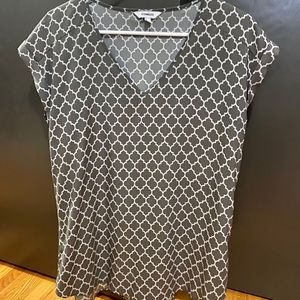 Express V-Neck Gray Lattice Blouse-Short Sleeve, M